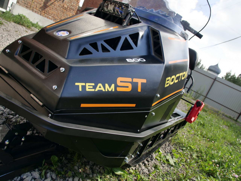 Снегоход Восток с двигателем Lifan