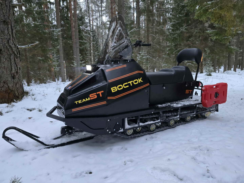 Снегоход Восток с двигателем Lifan