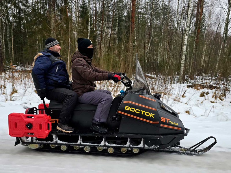 Снегоход Восток с двигателем Lifan