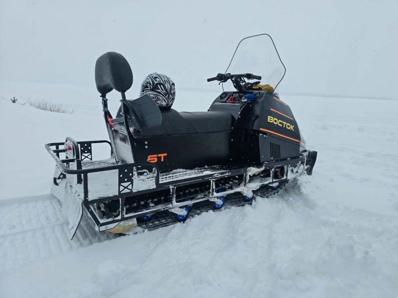 Снегоход Восток с двигателем Loncin