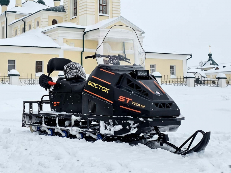 Снегоход Восток с двигателем Loncin