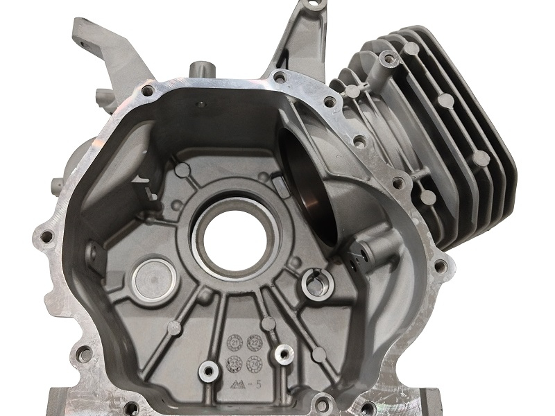 Картер двигателя G420FA/110810028-0001