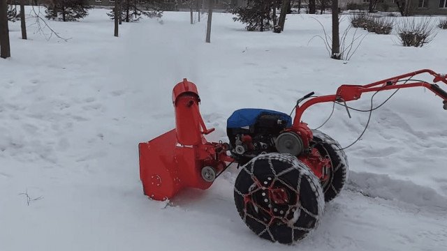 Уборка снега с элементом снегоуборщика и мотоблока Агат